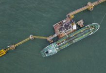 apsez-and-bpcl-to-build-indias-first-lng-bunkering-hub