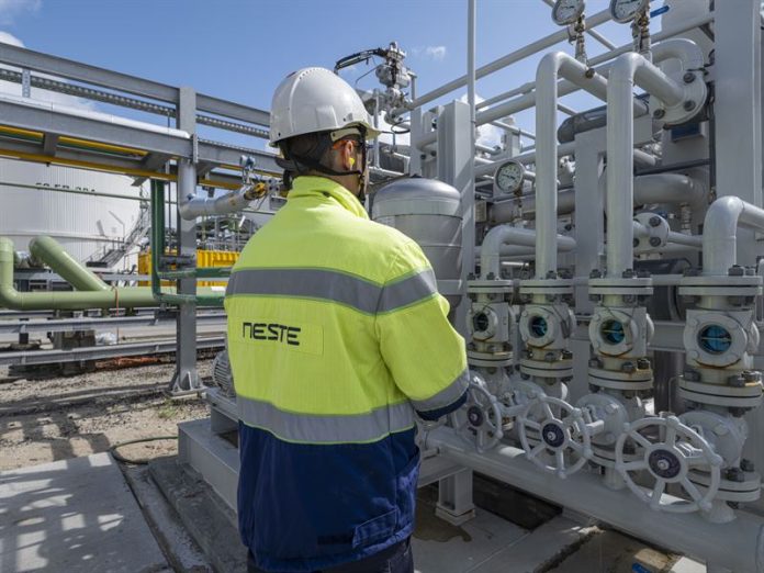 electrolyzer-begins-operations-at-nestes-rotterdam-refinery