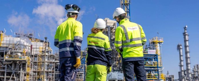 air-liquide-converts-ammonia-to-hydrogen-at-industrial-scale